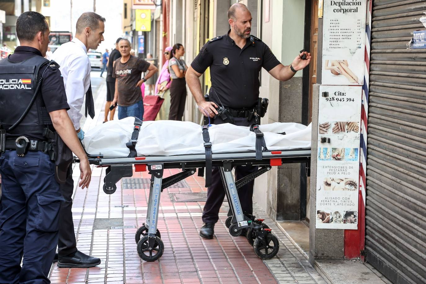 Levantan El Cadáver De La Mujer Hallada Muerta En Una Vivienda De Las Canteras Canarias7